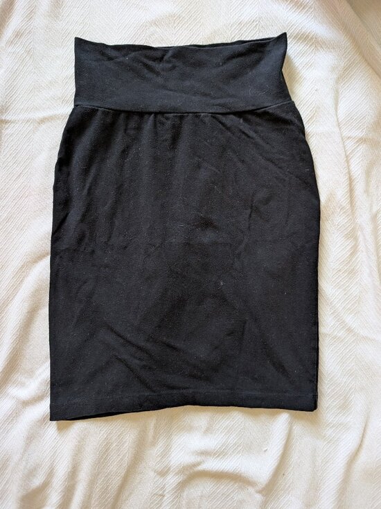 Forever 21 Dresses & Skirts - Basic skirt from the old styles of Forever 21